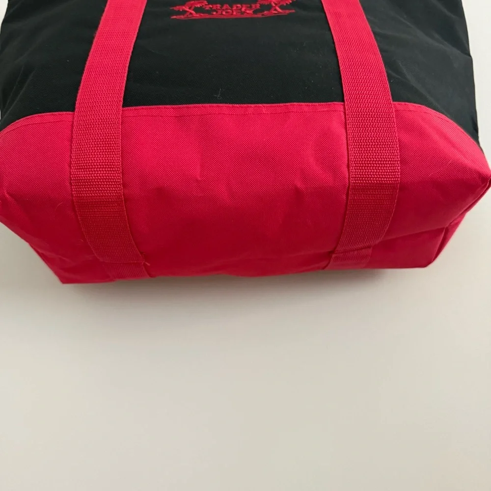 Trader Joes Insulated Reusable Shopping Tote Bag Zip Top Black Red Embroidered - Picture 5 of 9